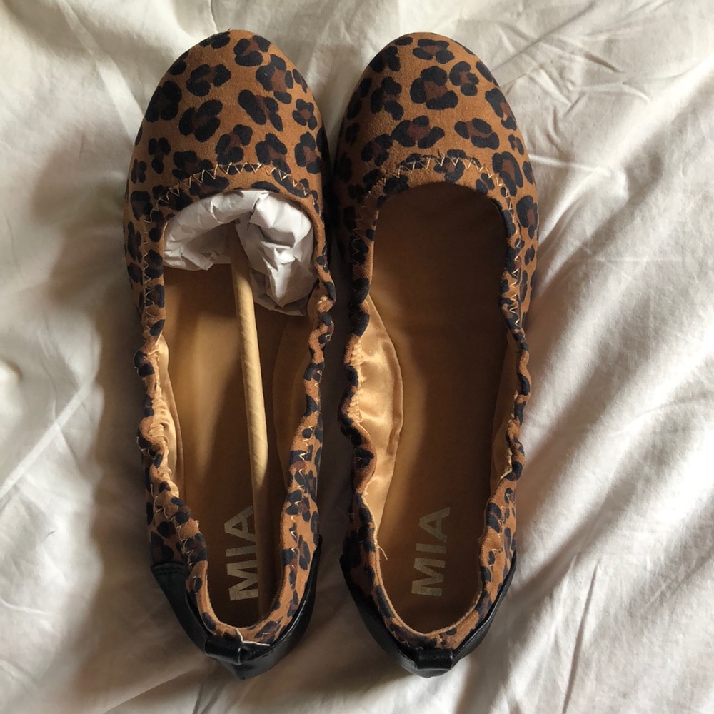8.5 leopard print flats